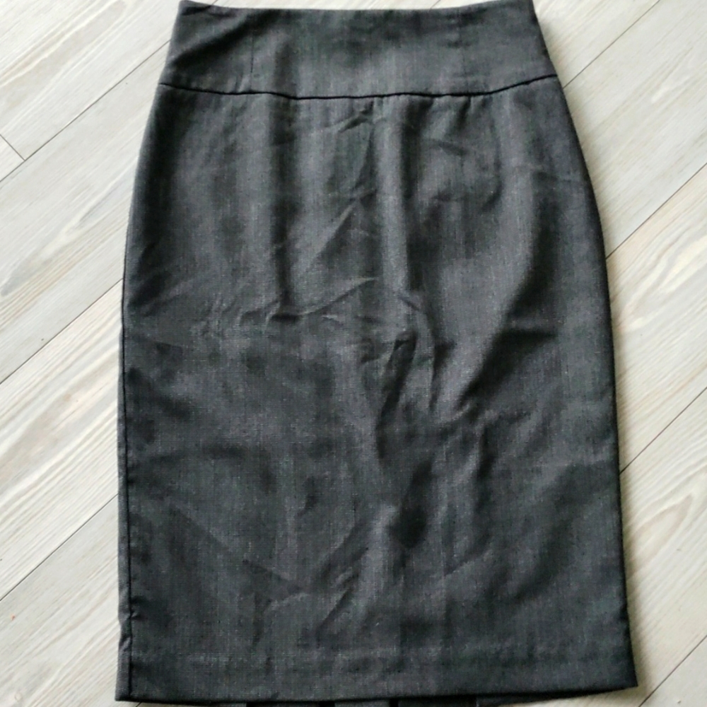 Gray Worthington skirt size 6